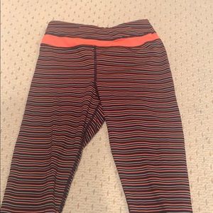 Striped athletic leggings